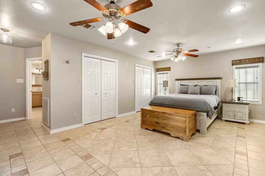 More Photos Of 2355 Jackson League Cir, Brenham Lodge Meeting Hall For Sale