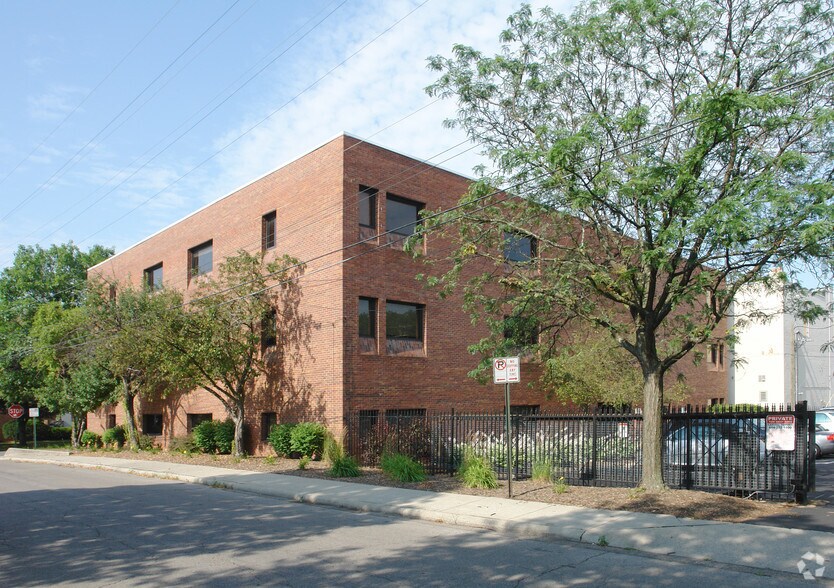 More Photos Of 100-114 W 3rd Ave, Columbus Medical For Lease