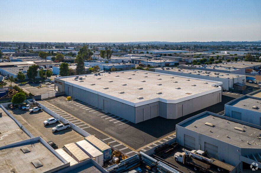 More Photos Of 1210-1230 N Red Gum St, Anaheim Warehouse For Lease