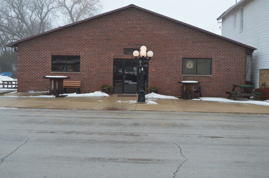 Primary Photo Of 119 N Lincoln St, Ransom Restaurant For Sale