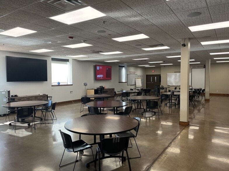 More Photos Of 1025-1035 Hanley Industrial Ct, Brentwood Light Distribution For Lease
