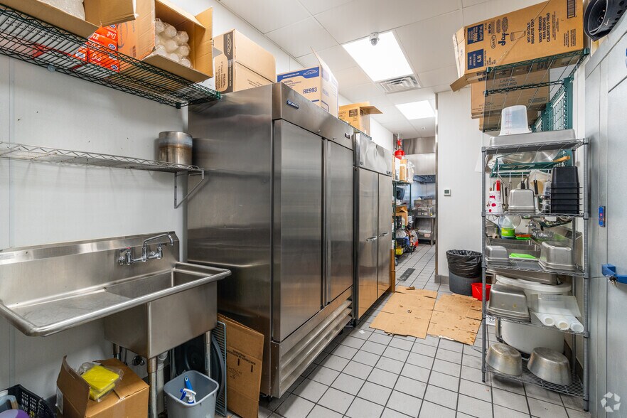 More Photos Of 2830 Mannheim Rd, Franklin Park Storefront For Sale