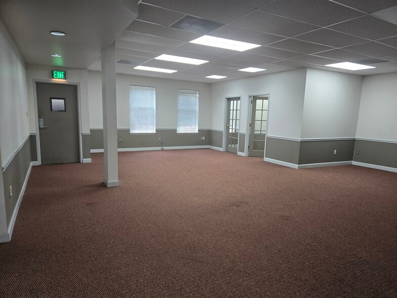 More Photos Of 10901 Indian Head Hwy, Fort Washington Office For Sale