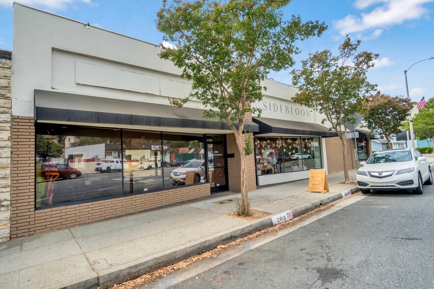 More Photos Of 2912-2916 Foothill Blvd, Ln, La Crescenta Storefront For Sale