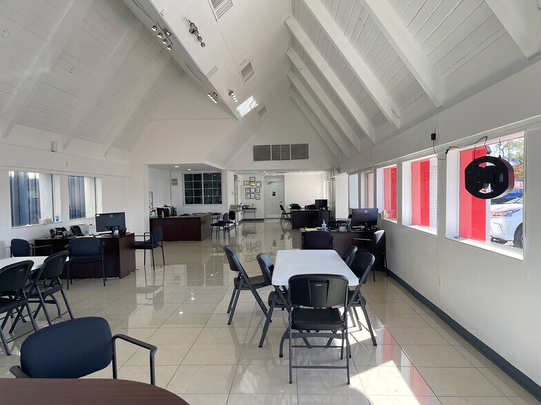 More Photos Of 4124 W Colonial Dr, Orlando Auto Dealership For Sale