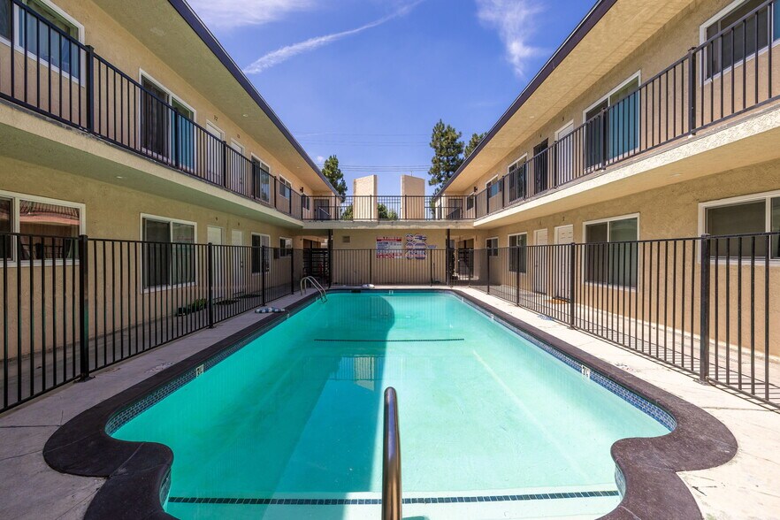 More Photos Of 7370 Neo St, Downey Apartments For Sale