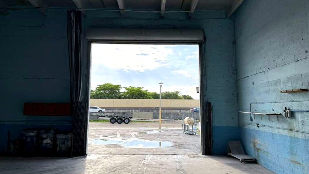 More Photos Of 13990 NW 6th Ct, Miami Warehouse For Lease
