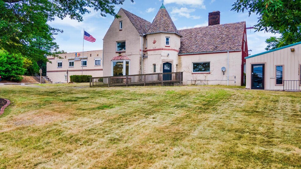 More Photos Of 3045 Pennsylvania Ave, Weirton Medical For Lease