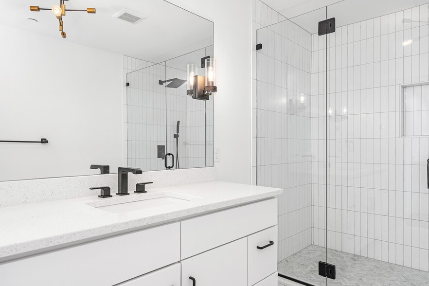 More Photos Of 44 Williams Ave, Mystic General Retail For Sale