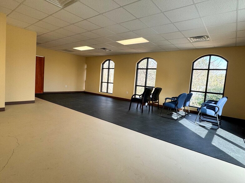 More Photos Of 1930 Powder Springs Rd, Marietta Medical For Lease