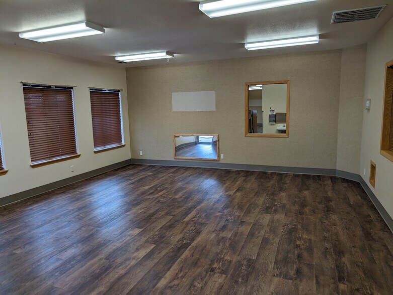 More Photos Of 137 McGhee Rd, Sandpoint Storefront Retail Office For Sale