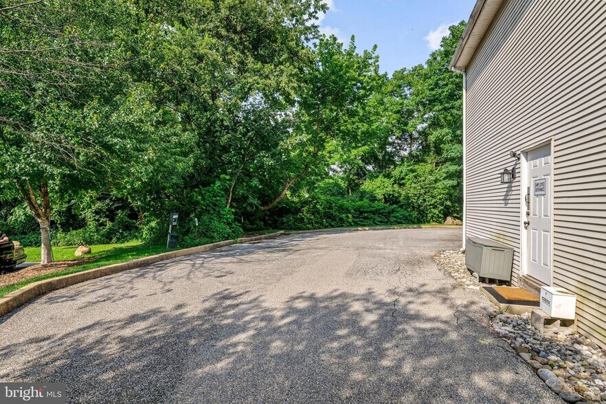 More Photos Of 405 W Wayne Ave, Wayne Office Residential For Sale