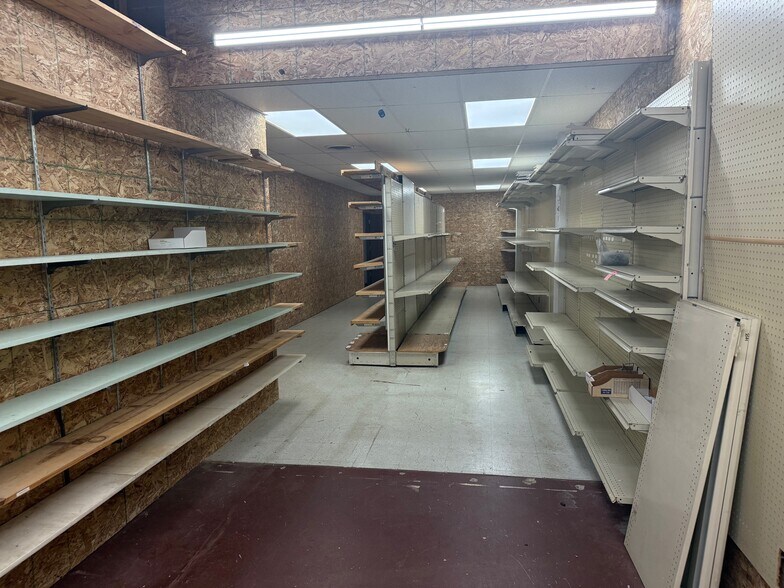 More Photos Of 803 Linway Dr, Goshen General Retail For Lease