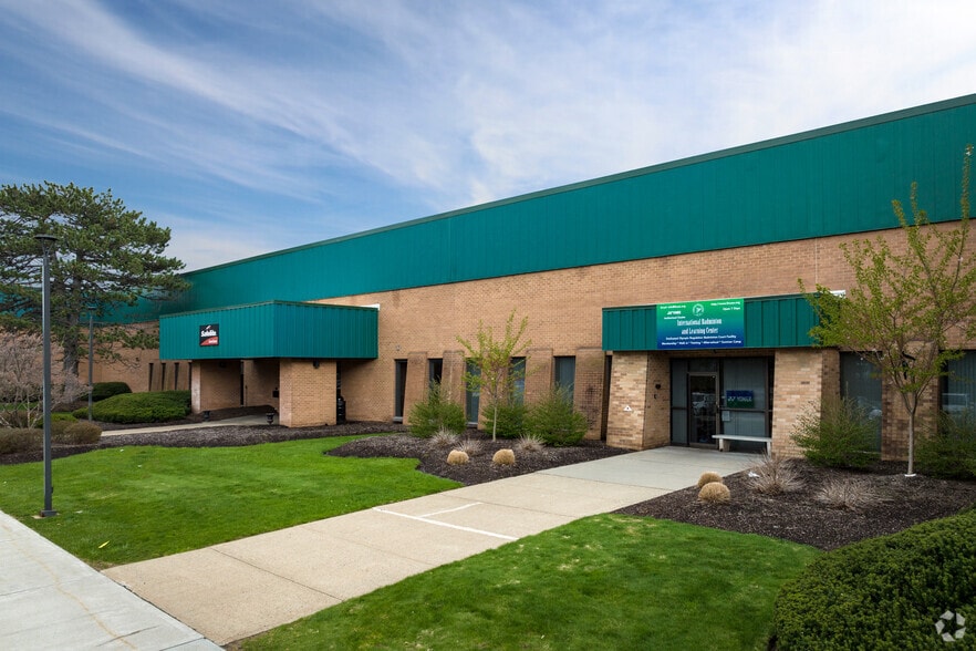 More Photos Of 10 New Maple Ave, Pine Brook Warehouse For Lease