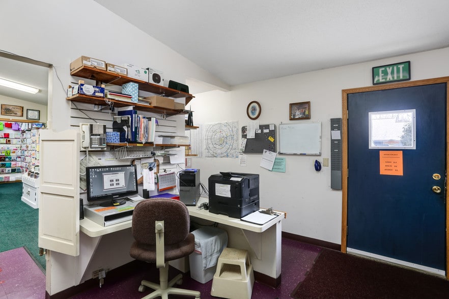 More Photos Of 1055 Laurence Ave, Jackson Freestanding For Sale