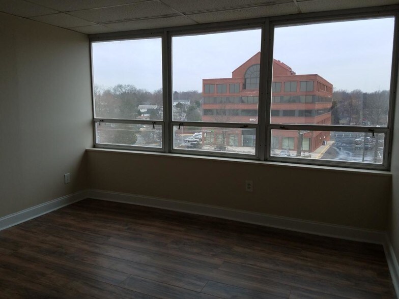 More Photos Of 6911 Richmond Hwy, Alexandria Office For Sale