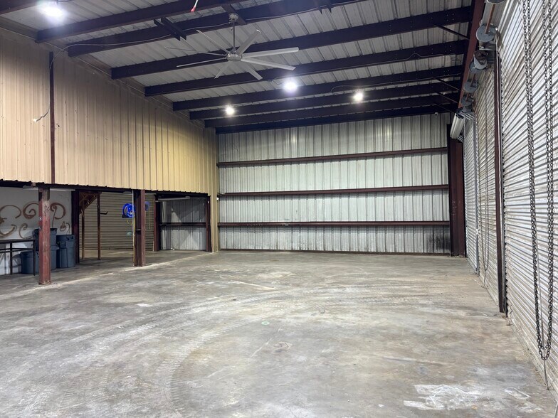 More Photos Of 3823 Fm 1128 Rd, Pearland Light Distribution For Lease