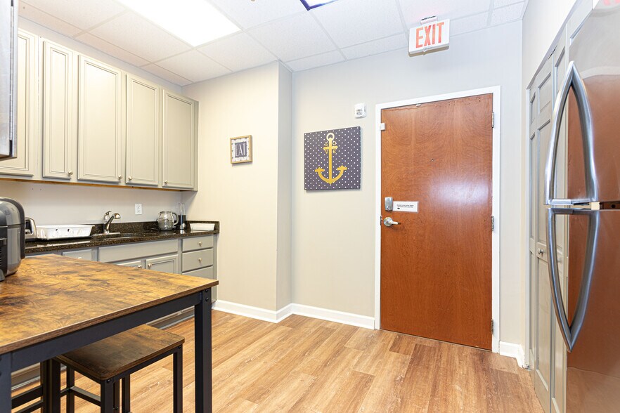 More Photos Of 12959 Palms West Dr, Loxahatchee Medical For Sale