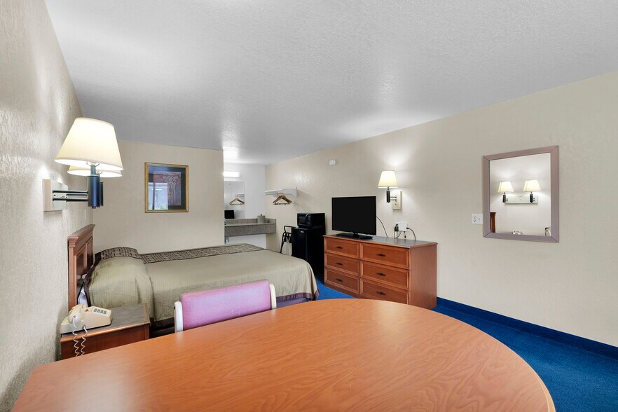 More Photos Of 8285 Dix Ellis Trl, Jacksonville Hotel For Sale