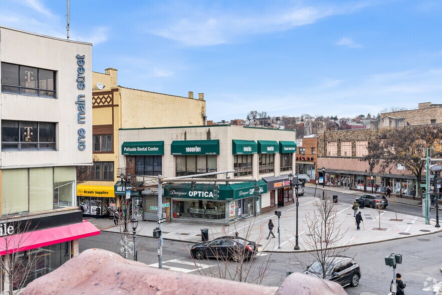 More Photos Of 2-6 Main St, Yonkers Storefront Retail Office For Lease