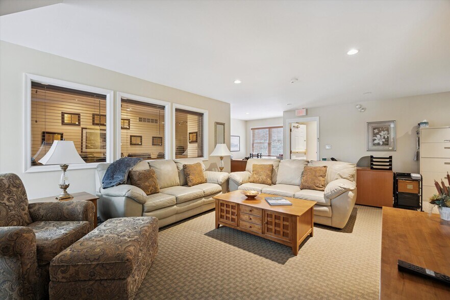 More Photos Of 326 Main St, Harleysville Office For Sale