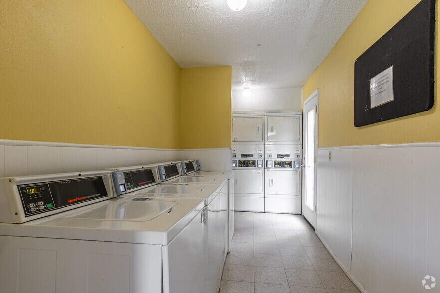 More Photos Of 1600 LaSalle Dr, Sherman Apartments For Sale