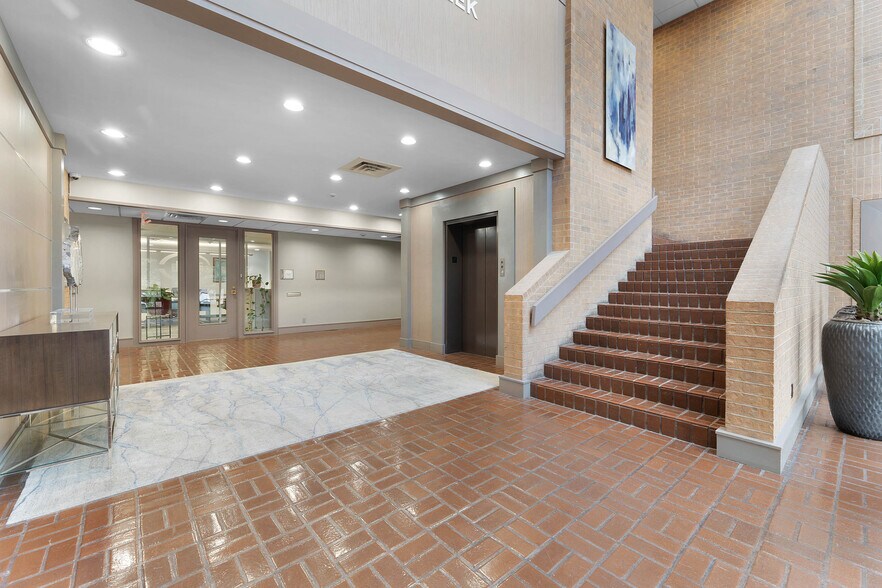 More Photos Of 8330-8350 Meadow Rd, Dallas Office For Sale