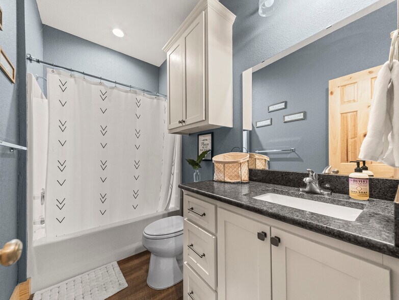 More Photos Of 156 Serenity Loop, Glenwood Hospitality For Sale
