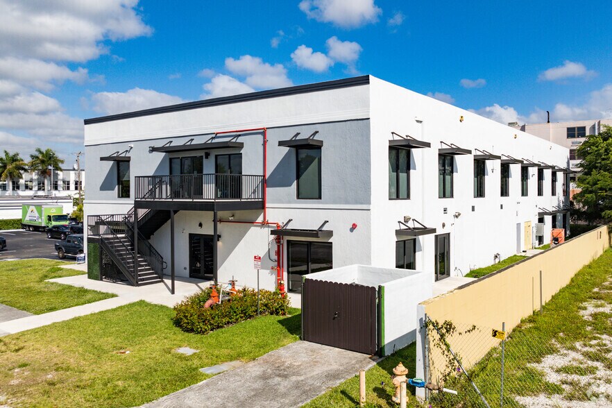 More Photos Of 9555 SW 175th Ter, Palmetto Bay Coworking Space