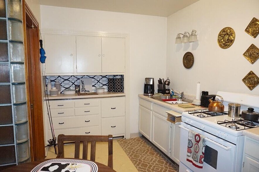 More Photos Of 1639 Douglas Ave, Racine Apartments For Sale