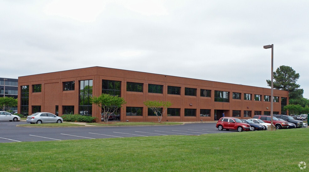 More Photos Of 596 Lynnhaven Pky, Virginia Beach Office For Lease