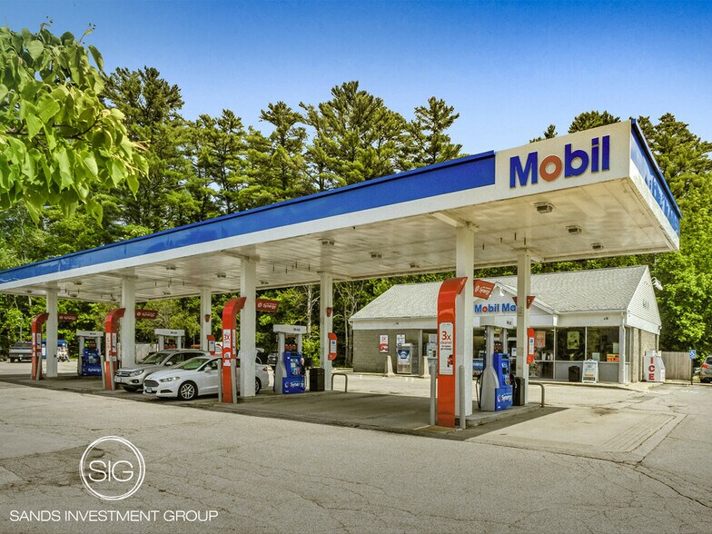 Primary Photo Of 393 Meadow St, Sanbornville Service Station For Sale