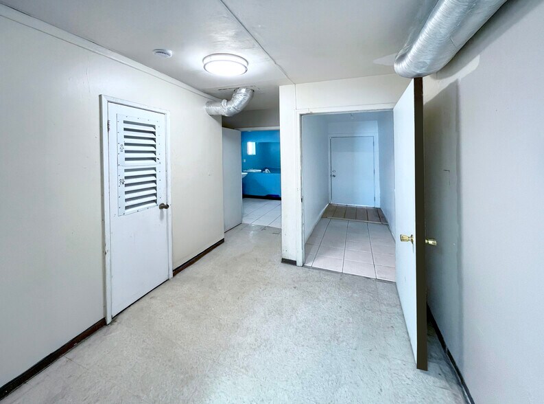 More Photos Of 3253 Middlefield Rd, Menlo Park Storefront For Sale