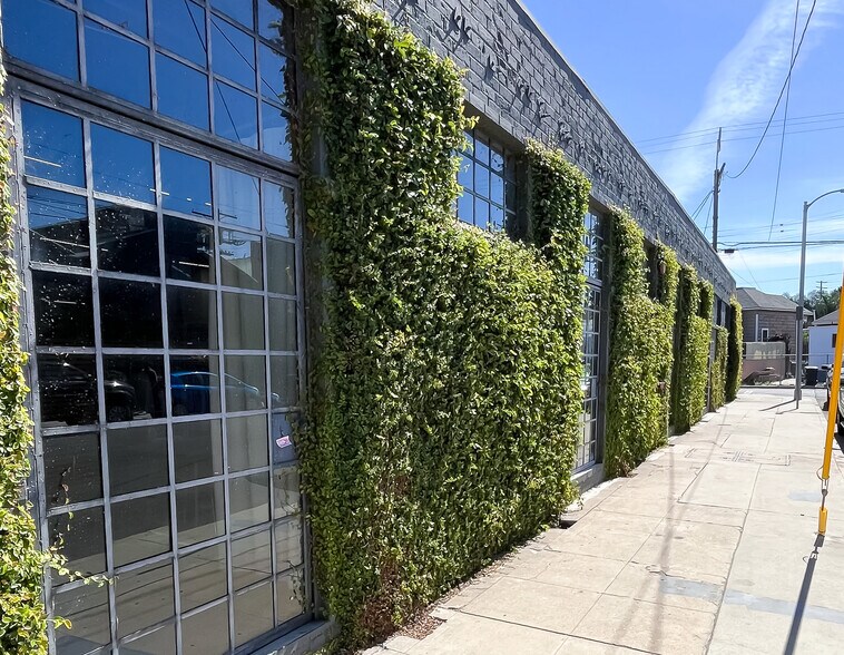 More Photos Of 340 S Avenue 17, Los Angeles Manufacturing For Lease