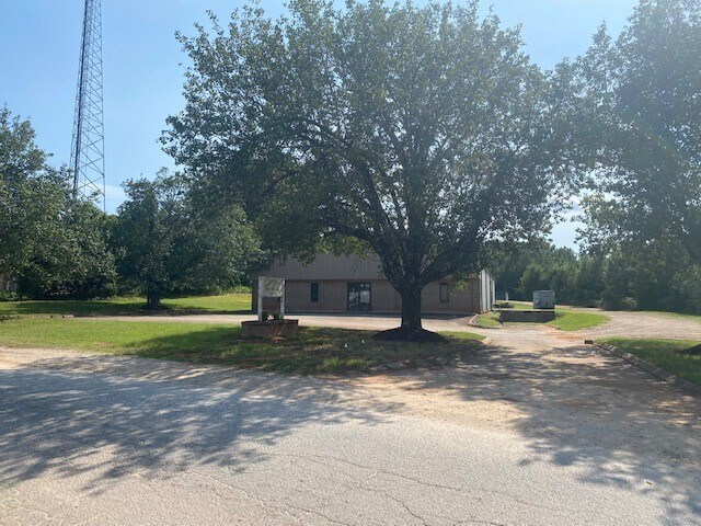 More Photos Of 16 Sentell Rd, Greenville Light Distribution For Sale