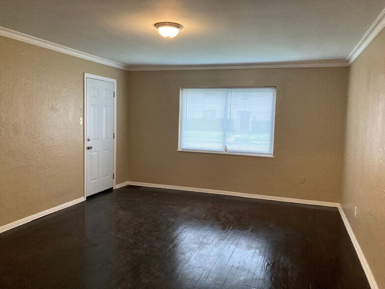 More Photos Of 2921 N Main St, Dayton Apartments For Sale
