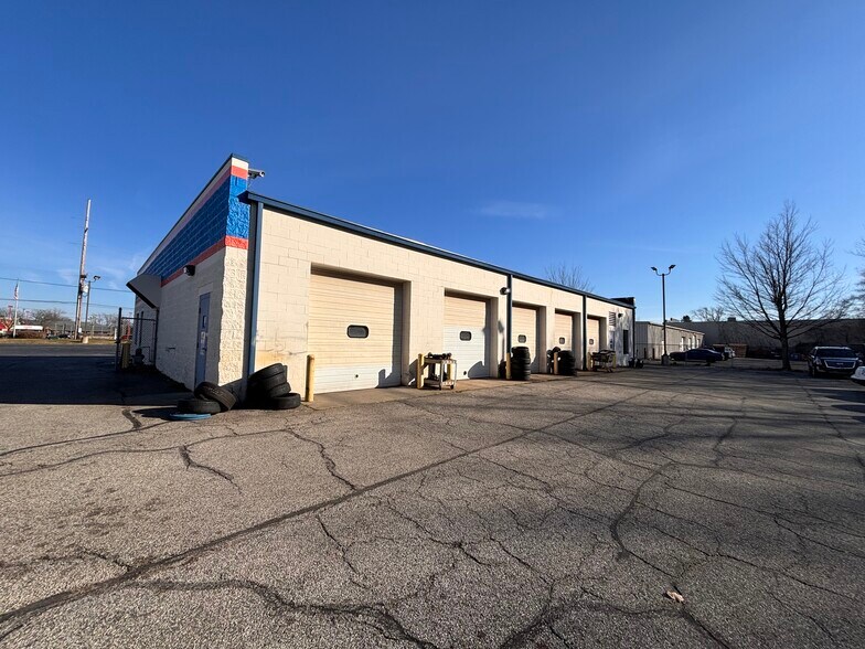 More Photos Of 3521 Grape Rd, Mishawaka Auto Dealership For Lease