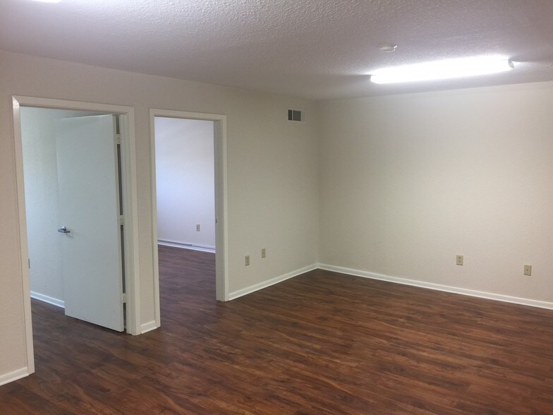 More Photos Of 2600 NASA Rd 1, Seabrook Medical For Sale