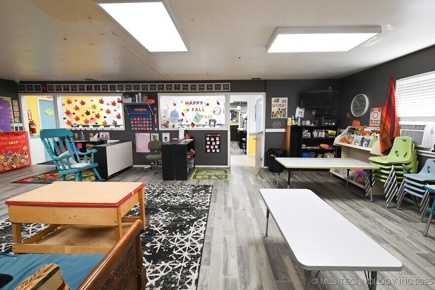 More Photos Of 1104 Campbell Rd, Warner Freestanding For Sale