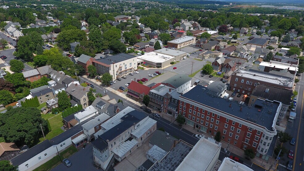 More Photos Of 39 S Main St, Nazareth General Retail For Lease