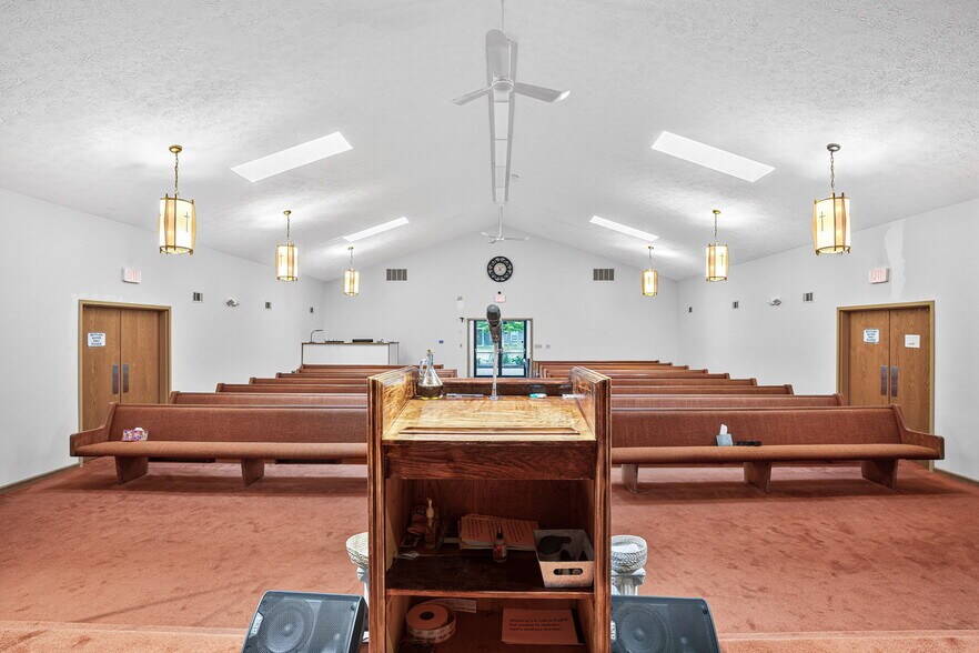 More Photos Of 1301 S Meridian St, Lebanon Religious Facility For Sale