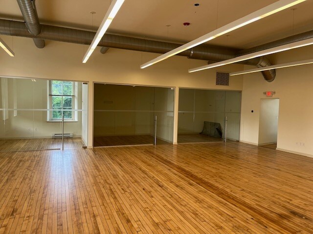 More Photos Of 2275 Bridge St- Unit 23-C, Philadelphia Office For Lease