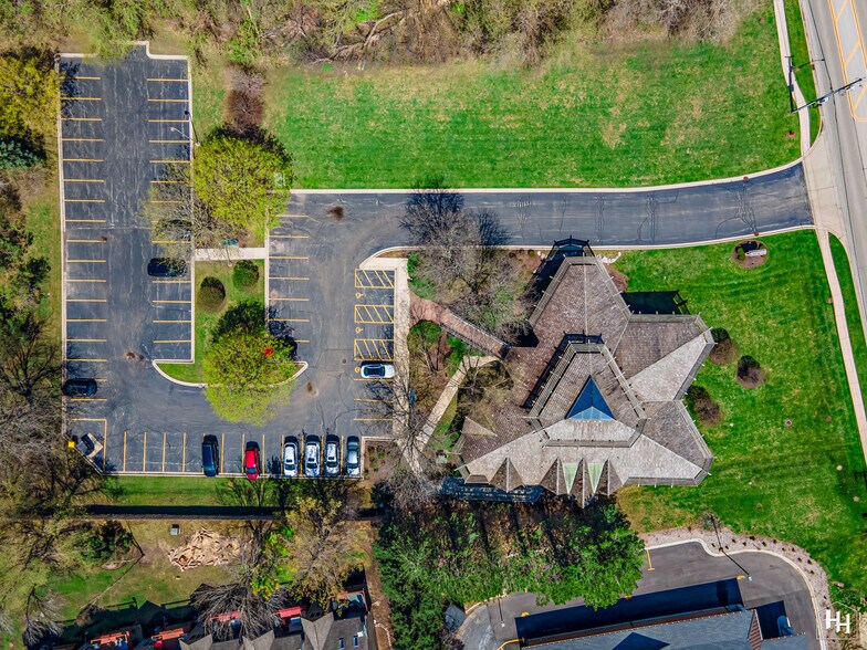 More Photos Of 970 McHenry Ave, Crystal Lake Medical For Sale