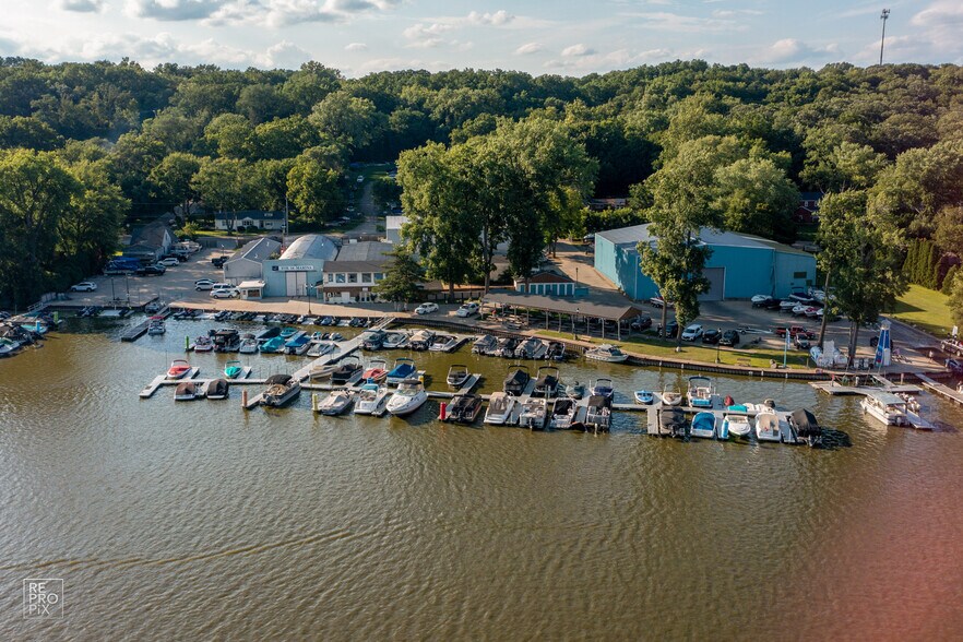 More Photos Of 811 N Harrison St, Algonquin Marina For Sale