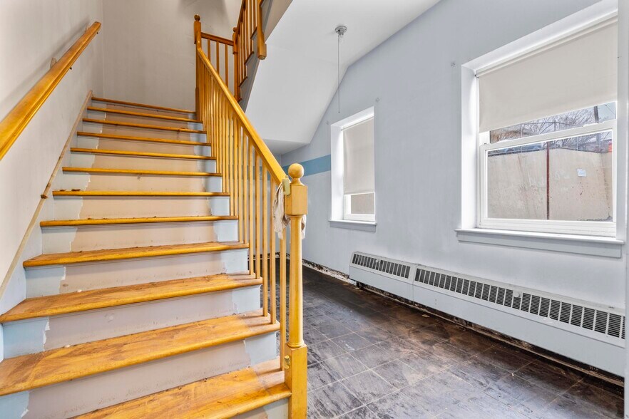 More Photos Of 19 Goodwill Ave, Meriden Specialty For Sale