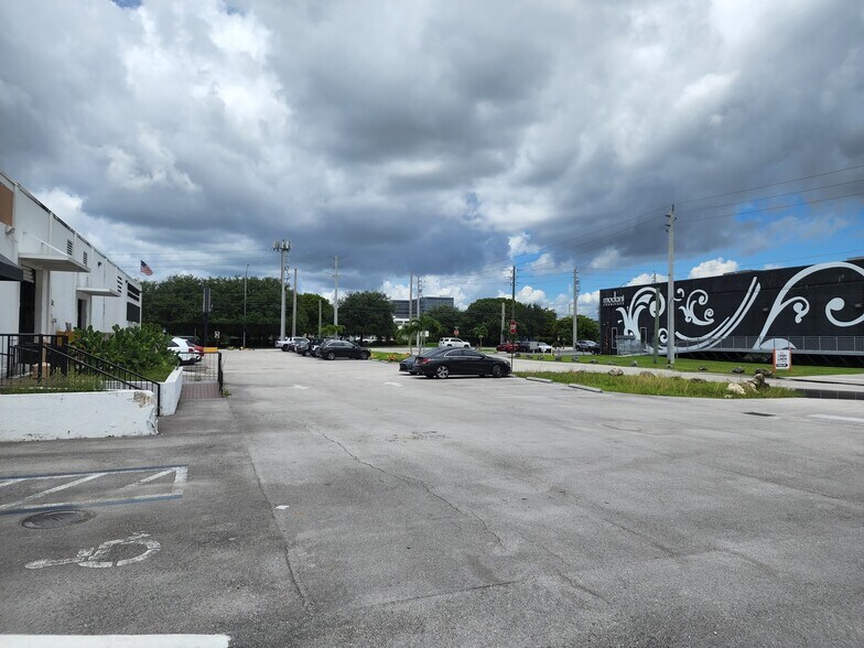 More Photos Of 7890 NW 34th St, Miami Warehouse For Lease