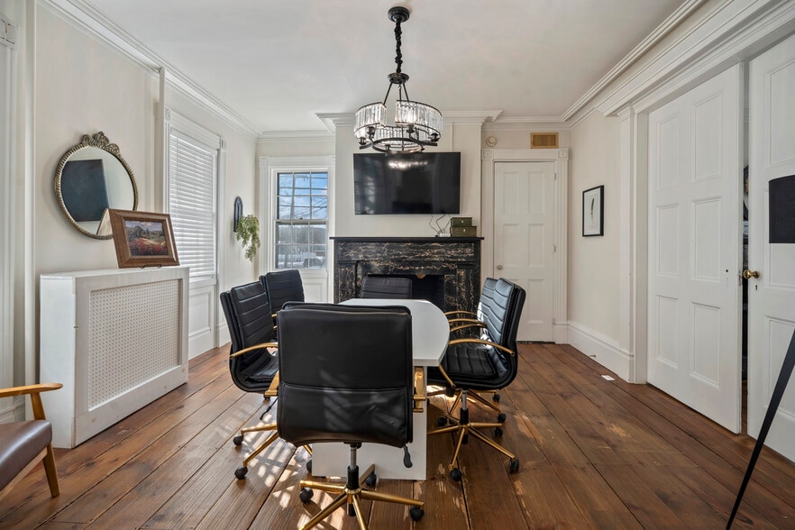 More Photos Of 113 tindall Rd, Middletown Office For Sale
