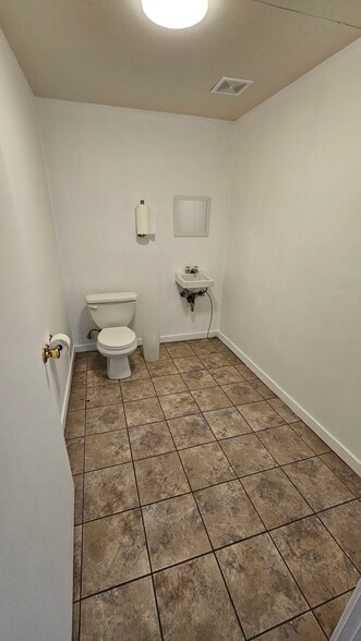 More Photos Of 7000 E 58th Ave, Commerce City Warehouse For Lease