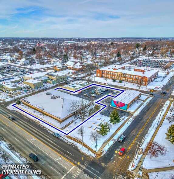More Photos Of 900 E Michigan Ave, Jackson Office For Sale