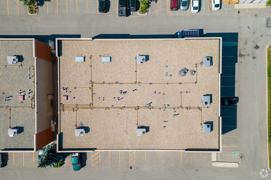 More Photos Of 5723 10th St NE, Calgary Light Manufacturing For Lease